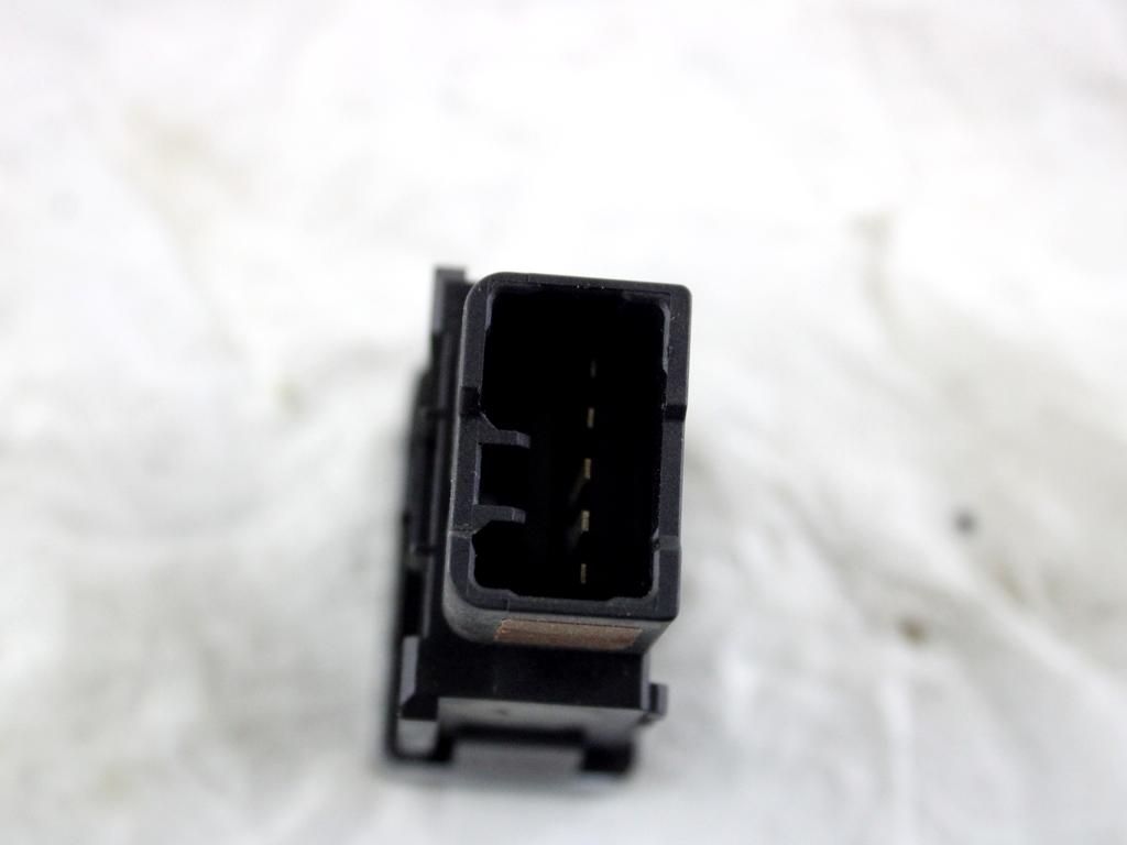 37585-57L00 COMANDO INTERRUTTORE DISATTIVAZIONE ESP CONTROLLO DI STABILITÀ OFF SUZUKI SWIFT 1.2 B 69KW AUT 5P (2013) RICAMBIO USATO