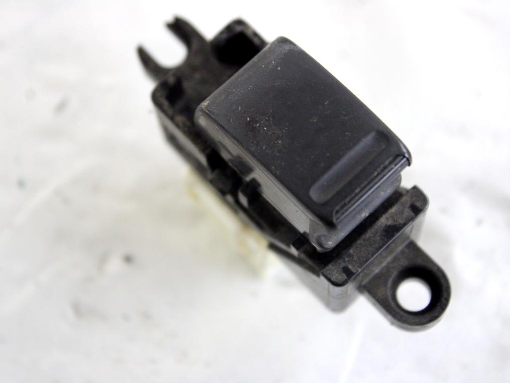 254110V000 COMANDO INTERRUTTORE ALZA-VETRO ALZA-CRISTALLO NISSAN X-TRAIL T30 2.2 D 4X4 100KW 6M 5P (2003) RICAMBIO USATO