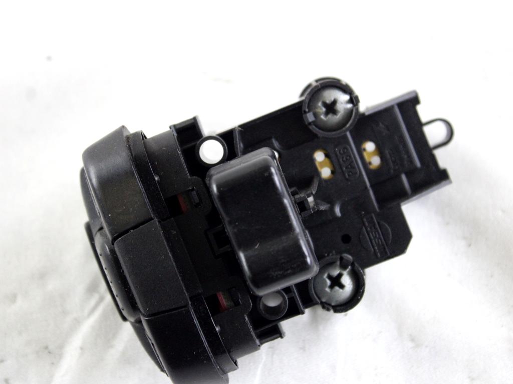 255529F500 COMANDI RADIO AL VOLANTE NISSAN X-TRAIL T30 2.2 D 4X4 100KW 6M 5P (2003) RICAMBIO USATO 543553818