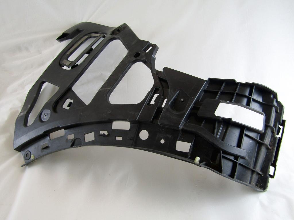 9Y3807377 SUPPORTO PARAURTI POSTERIORE LATO SINISTRO PORSCHE CAYENNE 3.0 B 250KW AUT 5P (2021) RICAMBIO USATO