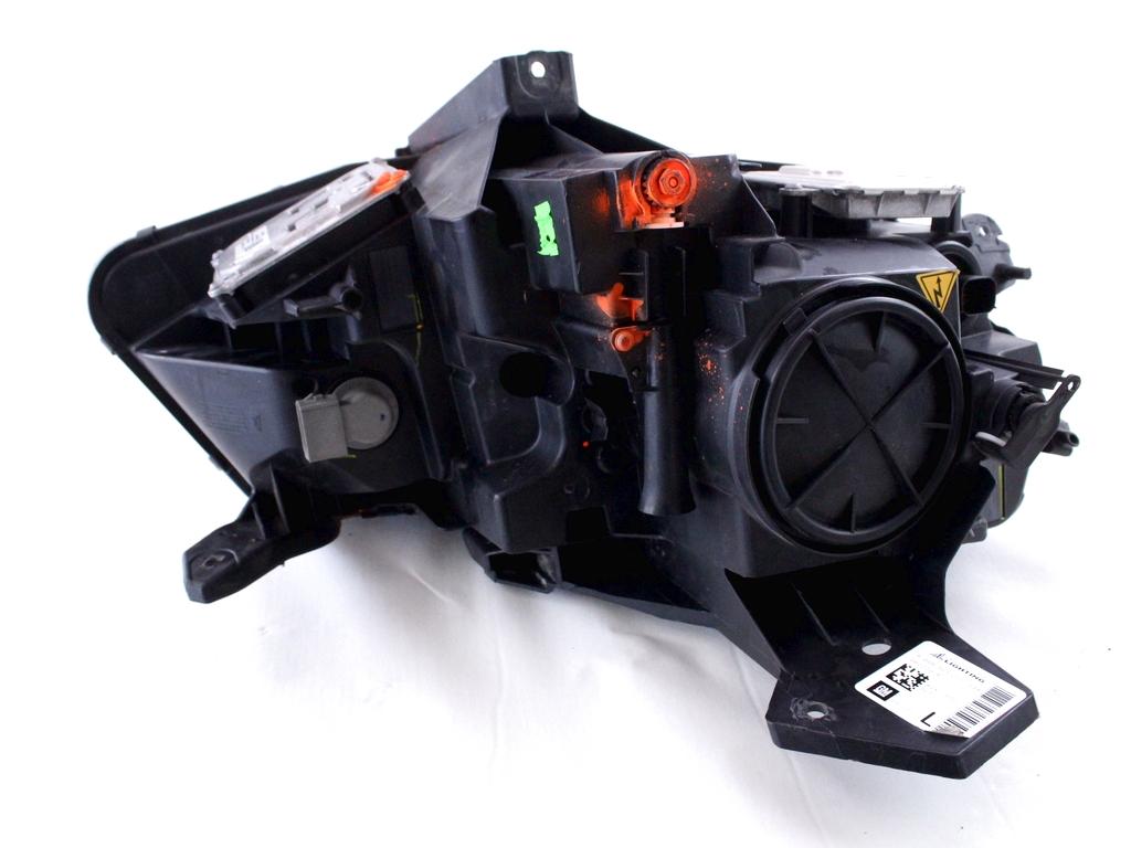 84364823 FARO FANALE ANTERIORE SINISTRO XENON LED CHEVROLET CAMARO 2.0 TURBO B 202KW (2016) RICAMBIO USATO CON CABLAGGIO E CENTRALINE