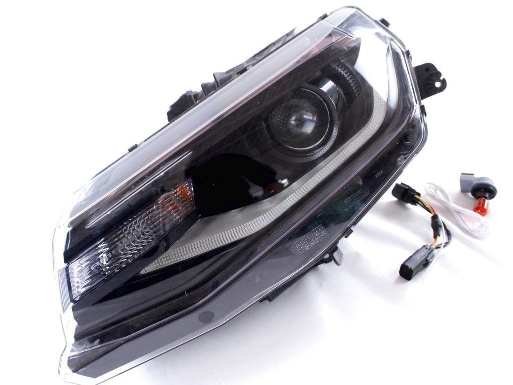 84364823 FARO FANALE ANTERIORE SINISTRO XENON LED CHEVROLET CAMARO 2.0 TURBO B 202KW (2016) RICAMBIO USATO CON CABLAGGIO E CENTRALINE