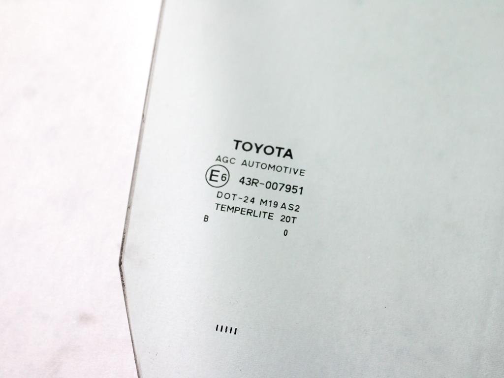 681100D072 VETRO SCENDENTE PORTA ANTERIORE DESTRA TOYOTA YARIS 1.4 B 74KW 5M 5P (2010) RICAMBIO USATO