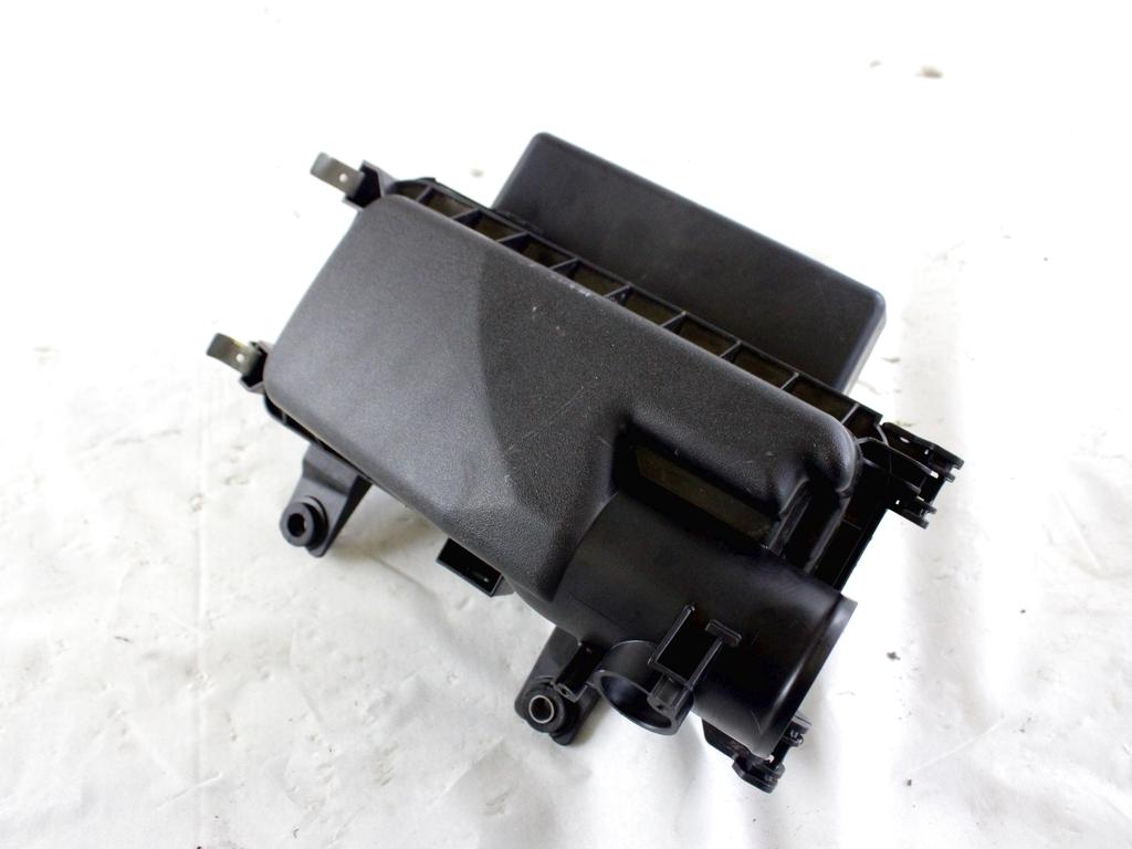 177010Y010 SCATOLA FILTRO ARIA TOYOTA YARIS 1.4 B 74KW 5M 5P (2010) RICAMBIO USATO 177050Y010