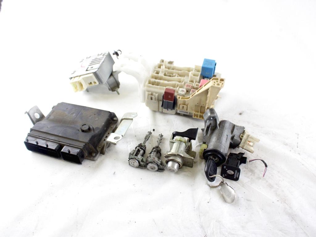 89661-0DB01 KIT ACCENSIONE AVVIAMENTO TOYOTA YARIS 1.4 B 74KW 5M 5P (2010) RICAMBIO USATO CON CENTRALINA MOTORE, BLOCCHETTI ACCENSIONE APERTURA CON CHIAVE 89650-0D180 02730-0D290