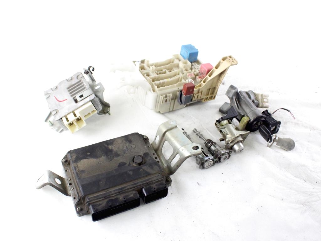 89661-0DB01 KIT ACCENSIONE AVVIAMENTO TOYOTA YARIS 1.4 B 74KW 5M 5P (2010) RICAMBIO USATO CON CENTRALINA MOTORE, BLOCCHETTI ACCENSIONE APERTURA CON CHIAVE 89650-0D180 02730-0D290