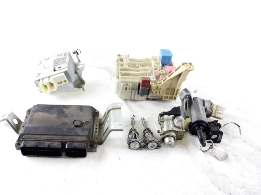 89661-0DB01 KIT ACCENSIONE AVVIAMENTO TOYOTA YARIS 1.4 B 74KW 5M 5P (2010) RICAMBIO USATO CON CENTRALINA MOTORE, BLOCCHETTI ACCENSIONE APERTURA CON CHIAVE 89650-0D180 02730-0D290