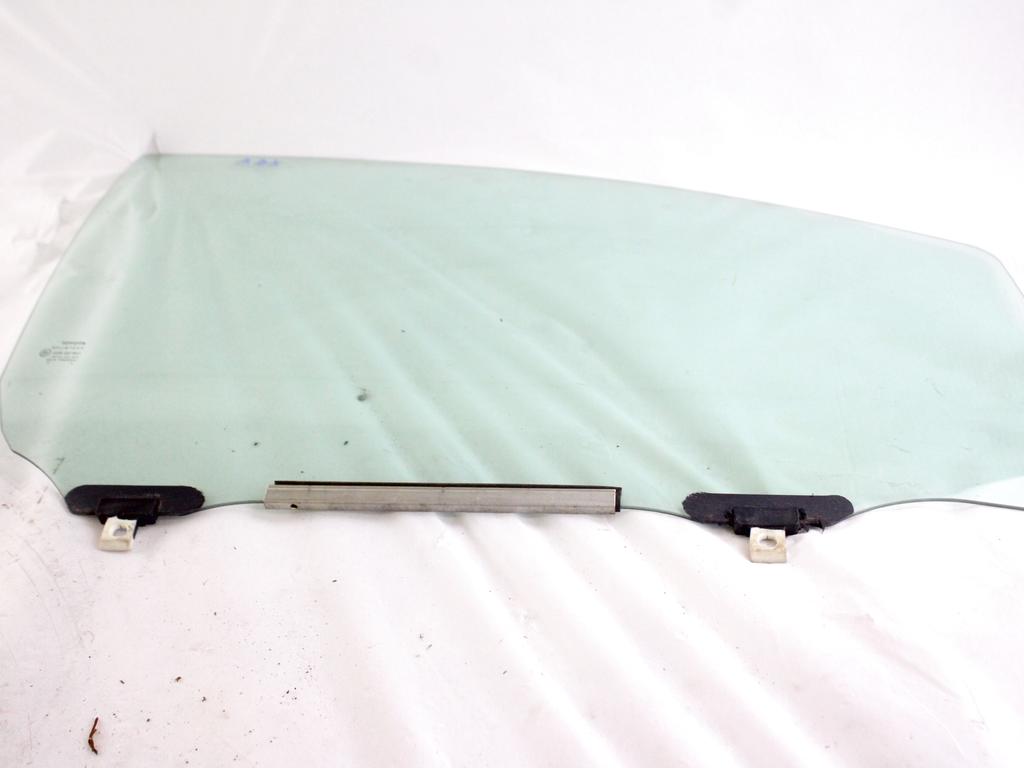 681100D072 VETRO SCENDENTE PORTA ANTERIORE DESTRA TOYOTA YARIS 1.3 B 64KW 5M 5P (2006) RICAMBIO USATO 