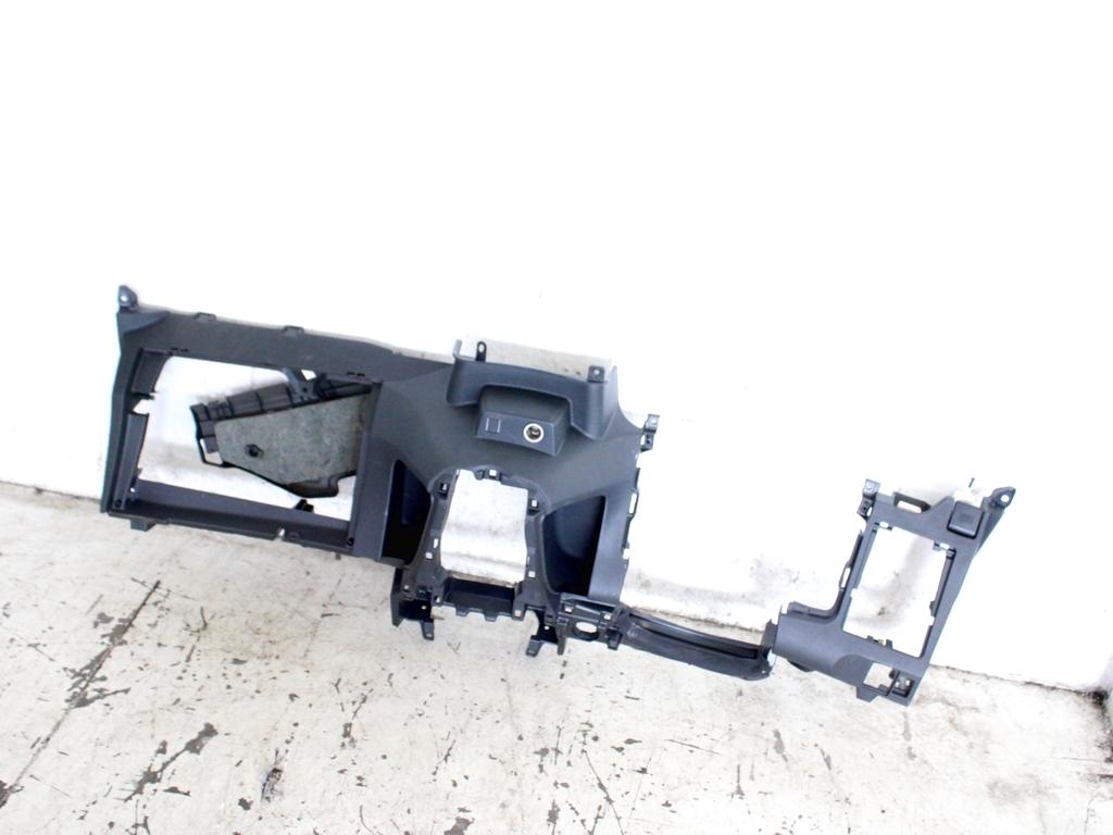 553030D060B0 CRUSCOTTO PARTE INFERIORE TOYOTA YARIS 1.3 B 64KW 5M 5P (2006) RICAMBIO USATO