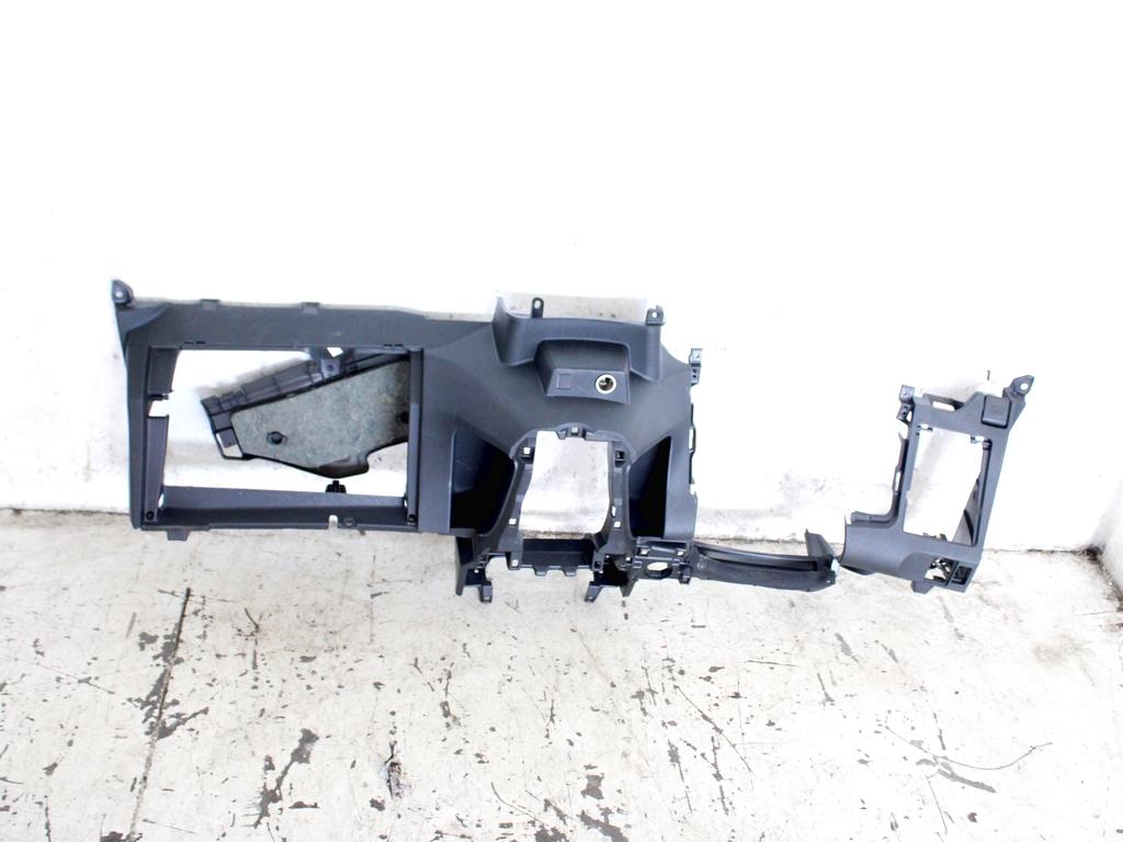 553030D060B0 CRUSCOTTO PARTE INFERIORE TOYOTA YARIS 1.3 B 64KW 5M 5P (2006) RICAMBIO USATO