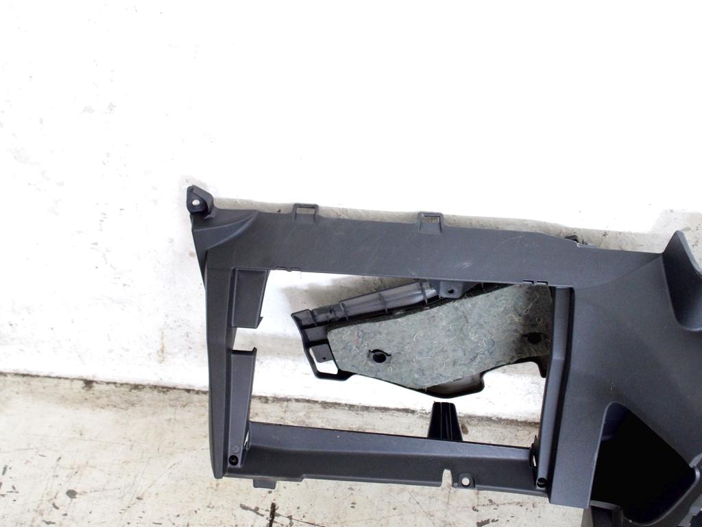 553030D060B0 CRUSCOTTO PARTE INFERIORE TOYOTA YARIS 1.3 B 64KW 5M 5P (2006) RICAMBIO USATO