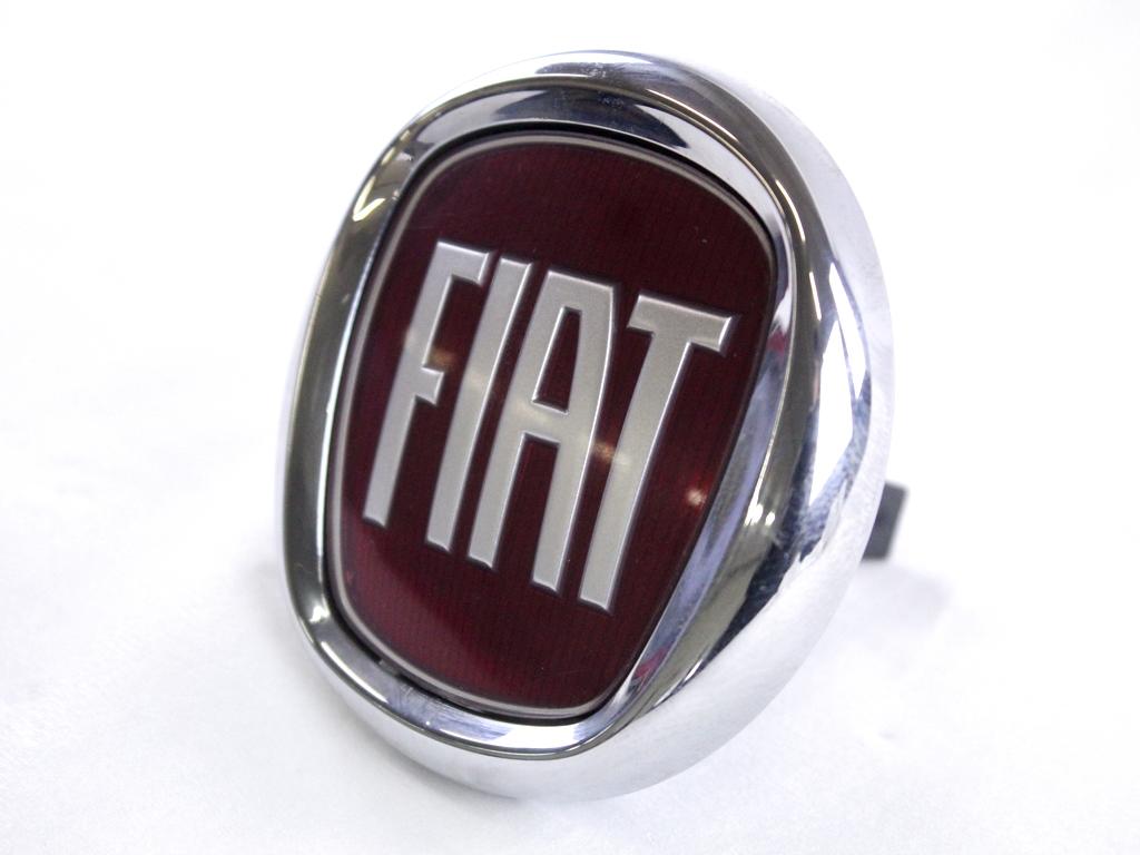51932710 STEMMA FREGIO LOGO EMBLEMA PARAURTI ANTERIORE FIAT GRANDE PUNTO 1.2 B 48KW 5M 5P (2007) RICAMBIO USATO 