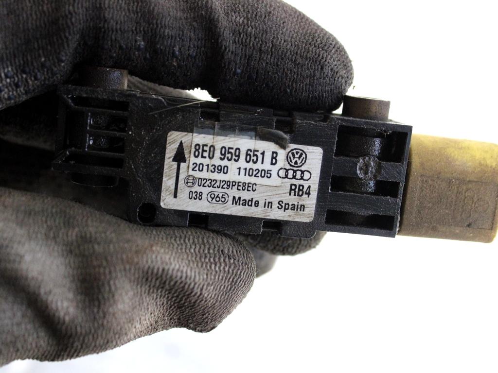 8E0959651B SENSORE AIRBAG AUDI A8 3.0 D 171 KW 4X4 (2005) RICAMBIO USATO