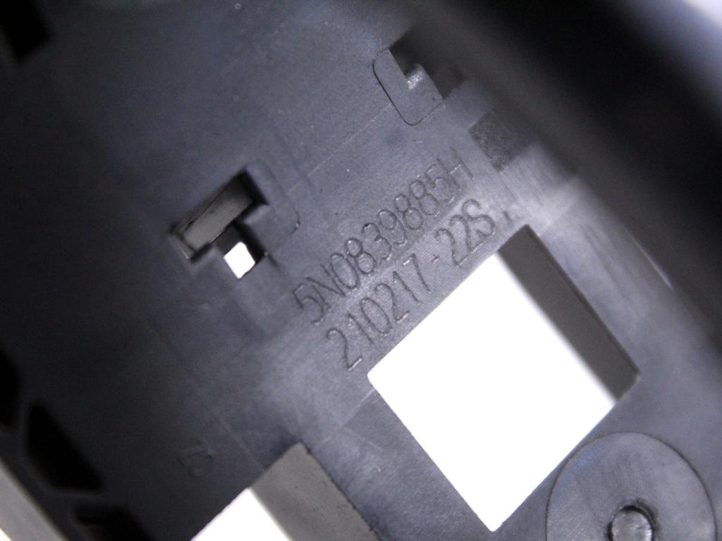 5G0837206P3FZ MANIGLIA ESTERNA PORTA ANTERIORE DESTRA VOLKSWAGEN GOLF 7 1.6 D 81KW 5M 5P (2017) RICAMBIO USATO