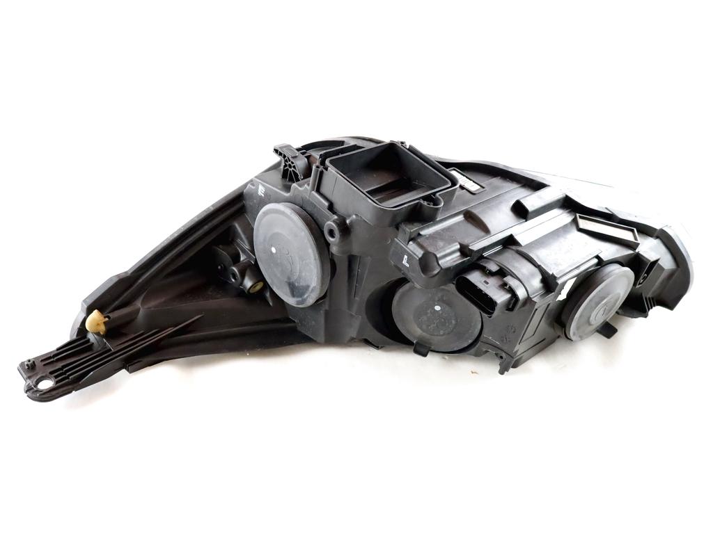 F1EB-13W029-AGB FARO FANALE ANTERIORE DESTRO LED FORD FOCUS SW 1.5 D 88KW 6M 5P (2018) RICAMBIO USATO