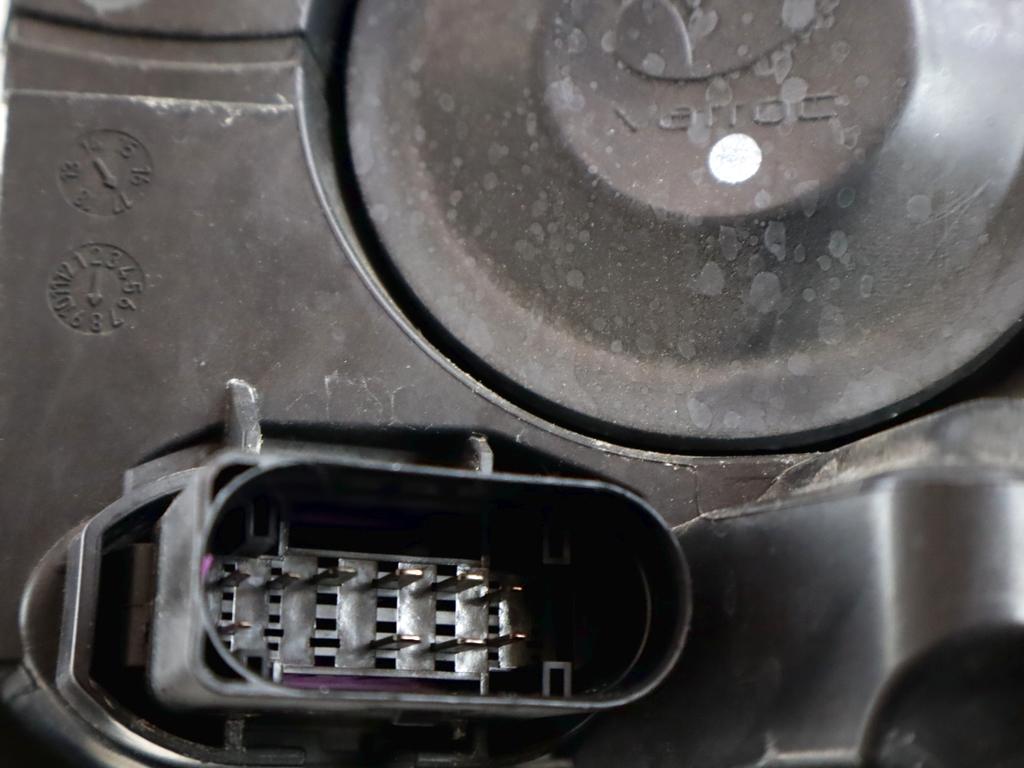 F1EB-13W029-AGB FARO FANALE ANTERIORE DESTRO LED FORD FOCUS SW 1.5 D 88KW 6M 5P (2018) RICAMBIO USATO