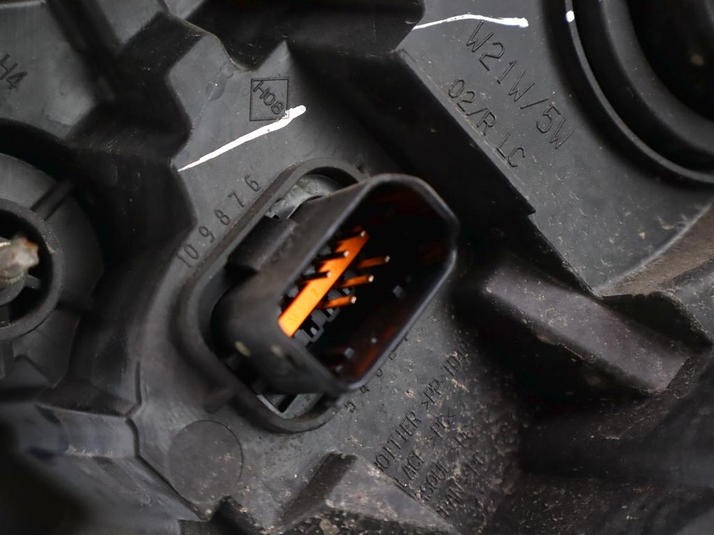 260109424R FARO FANALE ANTERIORE DESTRO RENAULT TRAFIC 1.6 DCI RICAMBIO USATO