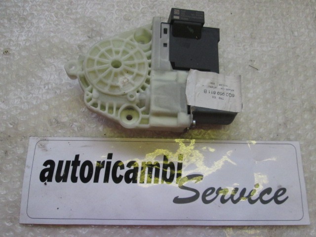 MOTORCEK ELEKTRICNEGA POMIKA ZADNJEGA STEKLA  OEM N. 6Q0959811B001  ORIGINAL REZERVNI DEL SEAT IBIZA 6L1 MK3 R (02/2006 - 2008) BENZINA LETNIK 2007