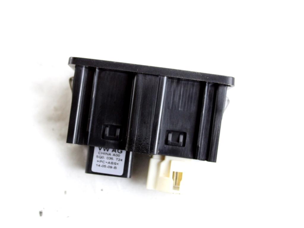 5G0035222C PORTA INGRESSO USB AUX VOLKSWAGEN GOLF 7 1.6 D 81KW 6M 5P (2014) RICAMBIO USATO