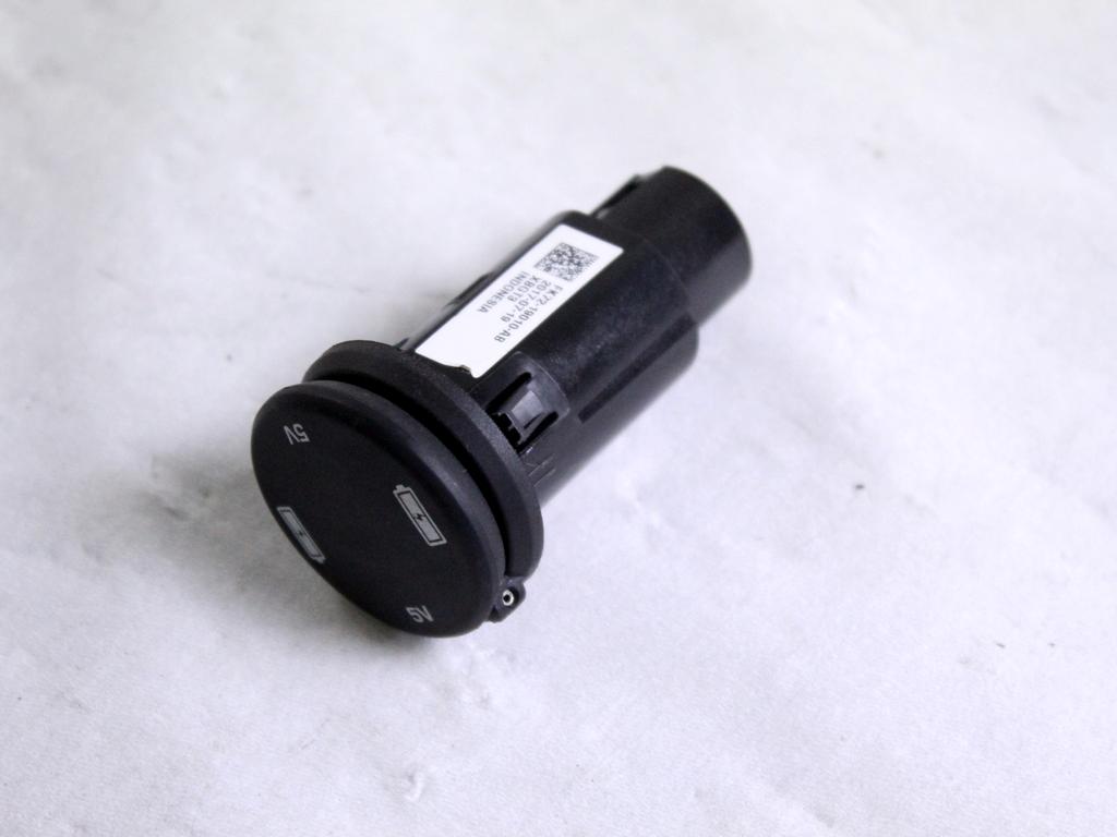 FK72-19010-AB PORTA INGRESSO USB RICARICA BATTERIA JAGUAR F-PACE X761 2.0 D 4X4 132KW 6M 5P (2017) RICAMBIO USATO 