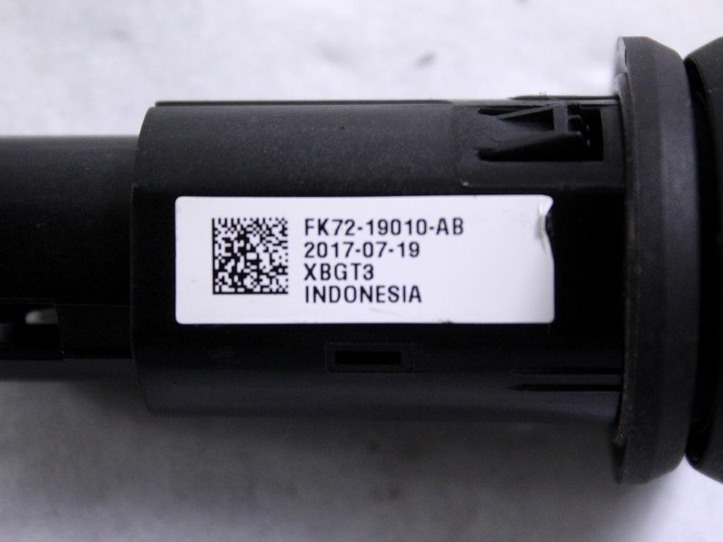 FK72-19010-AB PORTA INGRESSO USB RICARICA BATTERIA JAGUAR F-PACE X761 2.0 D 4X4 132KW 6M 5P (2017) RICAMBIO USATO 