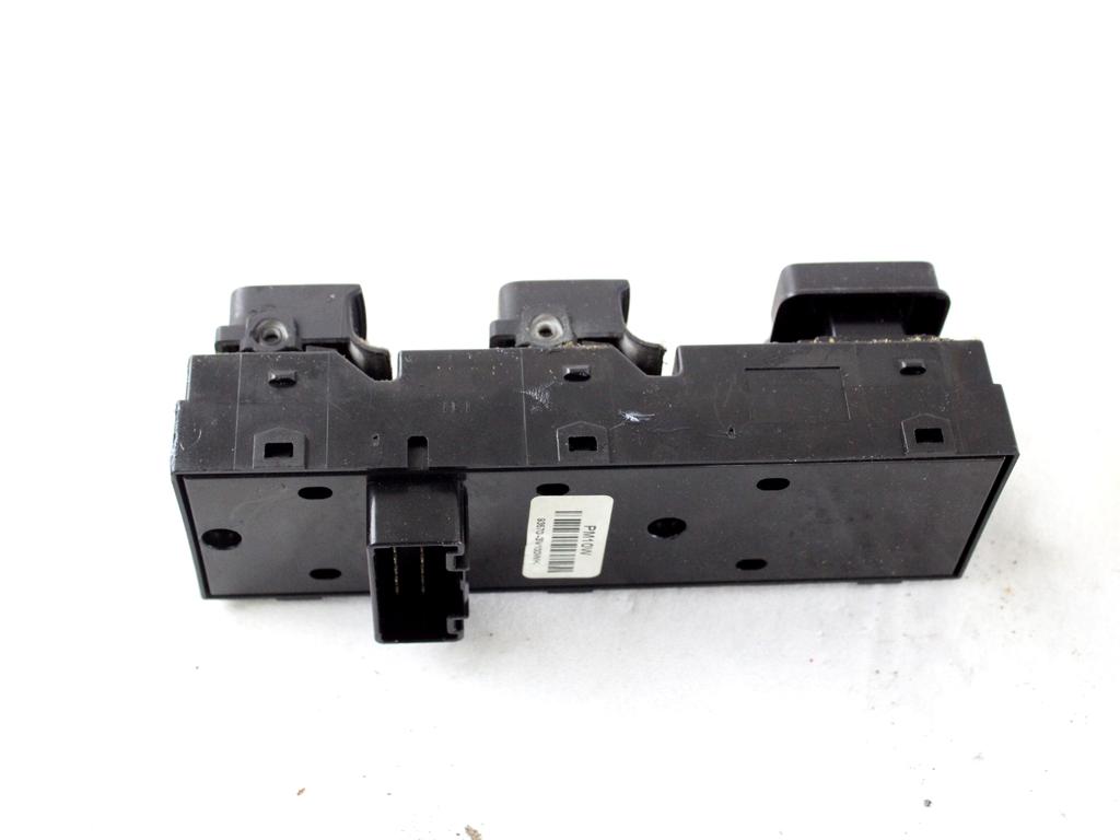 93570-3W100WK GRUPPO DI COMANDO ALZA-VETRO ALZA-CRISTALLO PORTA ANTERIORE SINISTRA KIA SPORTAGE 1.7 D 85KW 6M 5P (2013) RICAMBIO USATO 