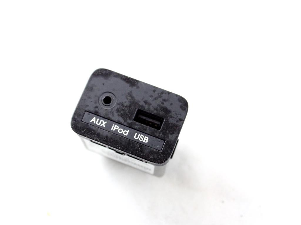 96110-3W000 PORTA INGRESSO USB AUX KIA SPORTAGE 1.7 D 85KW 6M 5P (2013) RICAMBIO USATO 