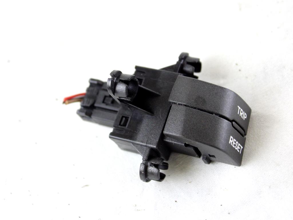 93760-3W000AK5 GRUPPO DI COMANDO TRIP RESET KIA SPORTAGE 1.7 D 85KW 6M 5P (2013) RICAMBIO USATO 