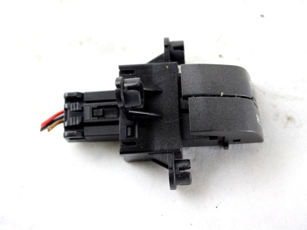 93760-3W000AK5 GRUPPO DI COMANDO TRIP RESET KIA SPORTAGE 1.7 D 85KW 6M 5P (2013) RICAMBIO USATO 