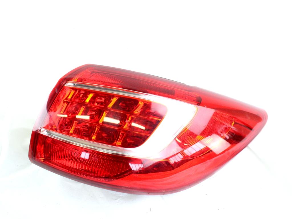 924023W010 FARO FANALE POSTERIORE DESTRO PARTE ESTERNA KIA SPORTAGE 1.7 D 85KW 6M 5P (2013) RICAMBIO USATO 