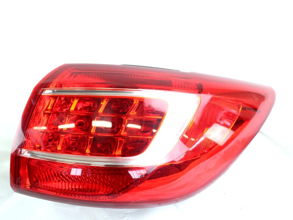 924023W010 FARO FANALE POSTERIORE DESTRO PARTE ESTERNA KIA SPORTAGE 1.7 D 85KW 6M 5P (2013) RICAMBIO USATO 