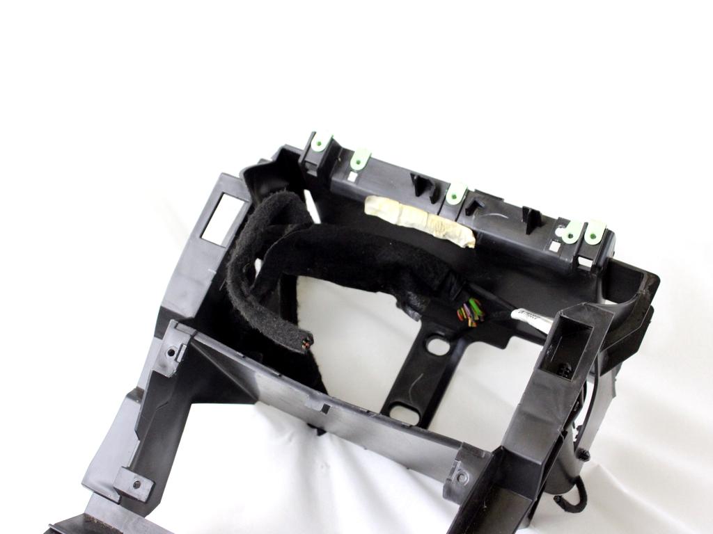 MASCHERINA INTERNA CRUSCOTTO SUPPORTO AUTORADIO PEUGEOT 5008 1.6 D 84KW (2013) RICAMBIO USATO