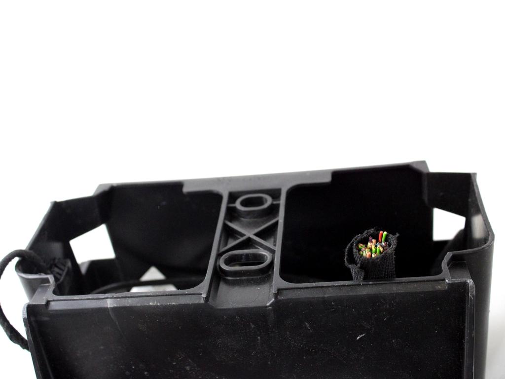 MASCHERINA INTERNA CRUSCOTTO SUPPORTO AUTORADIO PEUGEOT 5008 1.6 D 84KW (2013) RICAMBIO USATO