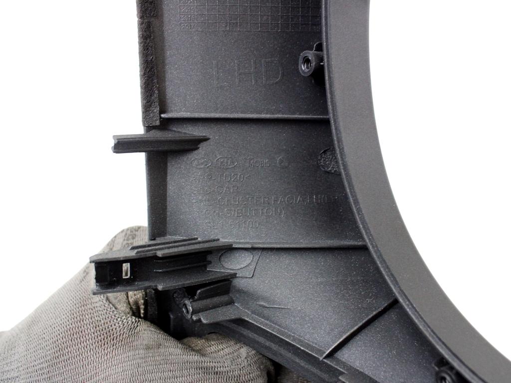 84830-3U010 MODANATURA RIVESTIMENTO QUADRO STRUMENTI CONTACHILOMETRI KIA SPORTAGE 1.7 D 85KW 6M 5P (2013) RICAMBIO USATO 