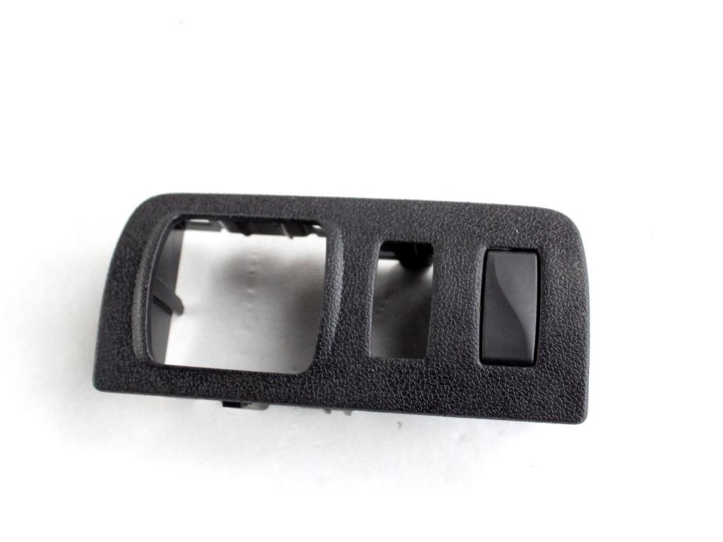 648450001R MASCHERINA RIVESTIMENTO CRUSCOTTO INFERIORE LATO SINISTRO RENAULT MEGANE SW 1.5 D 81KW 6M 5P (2012) RICAMBIO USATO