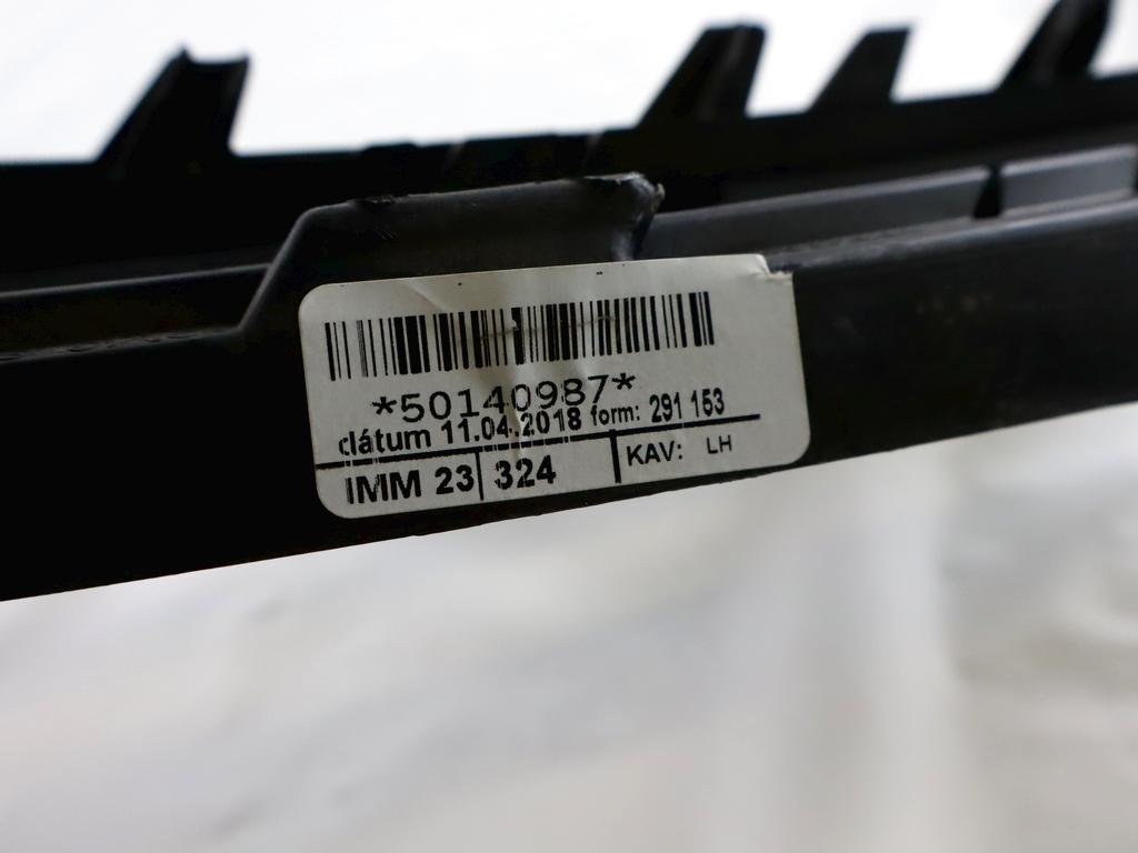 9Y0807681 GRIGLIA SUPPORTO PARAURTI ANTERIORE LATO SINISTRO PORSCHE CAYENNE 3.0 B 250KW AUT 5P (2021) RICAMBIO USATO