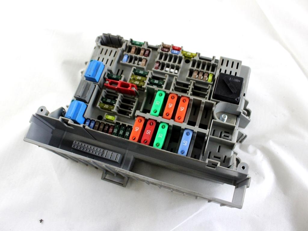 6906607 CENTRALINA FUSIBILIERA SCATOLA FUSIBILI RELÈ BMW SERIE 1 118 D E87 2.0 D 90KW 6M 5P (2004) RICAMBIO USATO