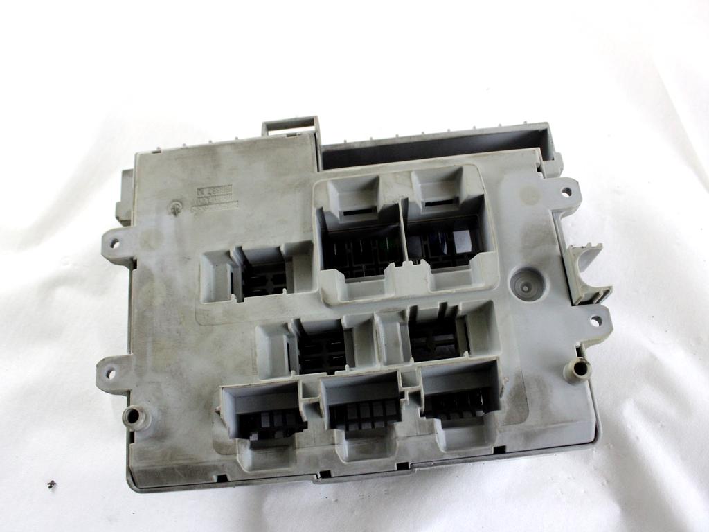 6906607 CENTRALINA FUSIBILIERA SCATOLA FUSIBILI RELÈ BMW SERIE 1 118 D E87 2.0 D 90KW 6M 5P (2004) RICAMBIO USATO