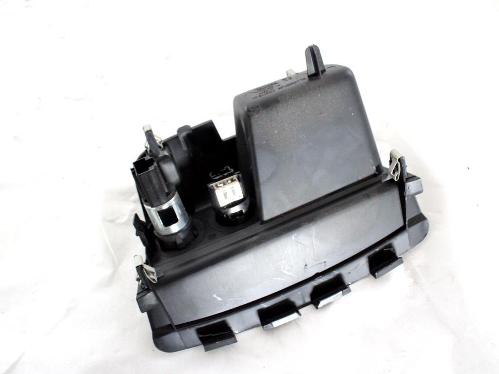 9674655277 PORTA INGRESSO USB AUX PEUGEOT 208 1.4 D 50KW 5M 5P (2014) RICAMBIO USATO 