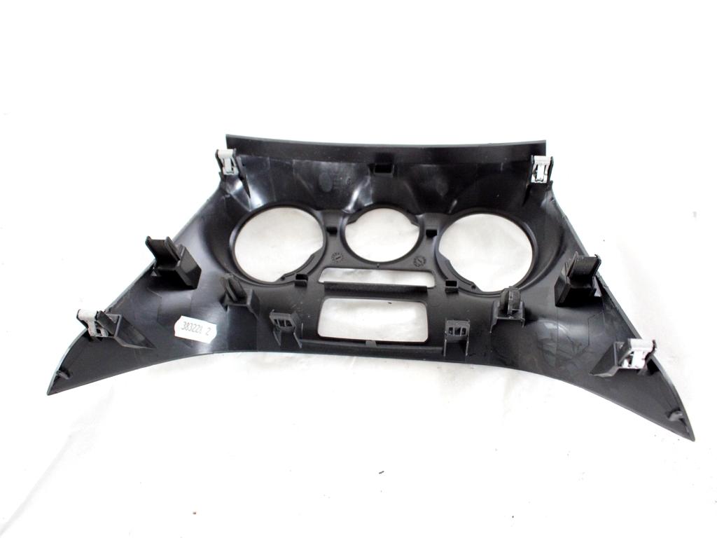 9672846477 MASCHERINA RIVESTIMENTO CRUSCOTTO CENTRALE PEUGEOT 208 1.4 D 50KW 5M 5P (2014) RICAMBIO USATO 