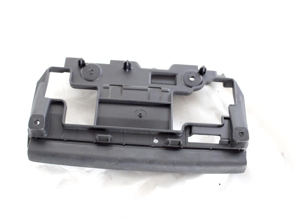 9672846077 MASCHERINA RIVESTIMENTO SUPPORTO DISPLAY CENTRALE PEUGEOT 208 1.4 D 50KW 5M 5P (2014) RICAMBIO USATO 