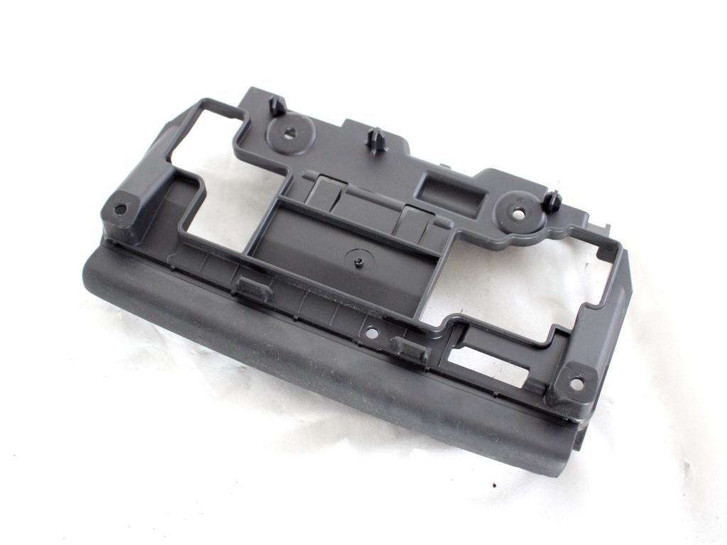 9672846077 MASCHERINA RIVESTIMENTO SUPPORTO DISPLAY CENTRALE PEUGEOT 208 1.4 D 50KW 5M 5P (2014) RICAMBIO USATO 