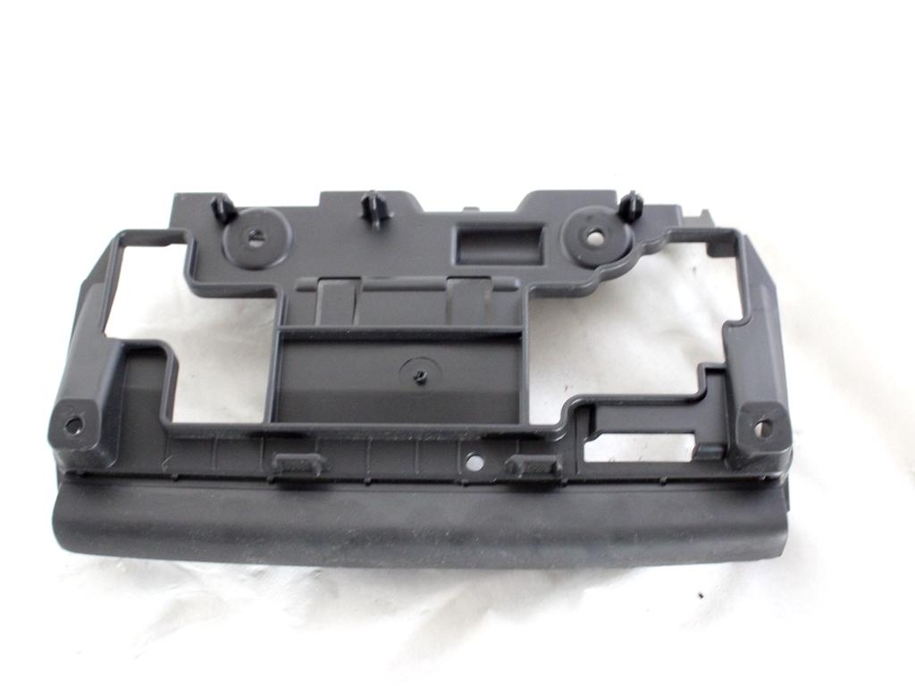 9672846077 MASCHERINA RIVESTIMENTO SUPPORTO DISPLAY CENTRALE PEUGEOT 208 1.4 D 50KW 5M 5P (2014) RICAMBIO USATO 