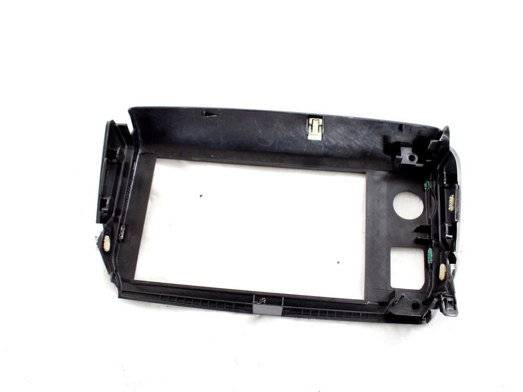 9673861377 MASCHERINA RIVESTIMENTO DISPLAY COMPUTER DI BORDO PEUGEOT 208 1.4 D 50KW 5M 5P (2014) RICAMBIO USATO