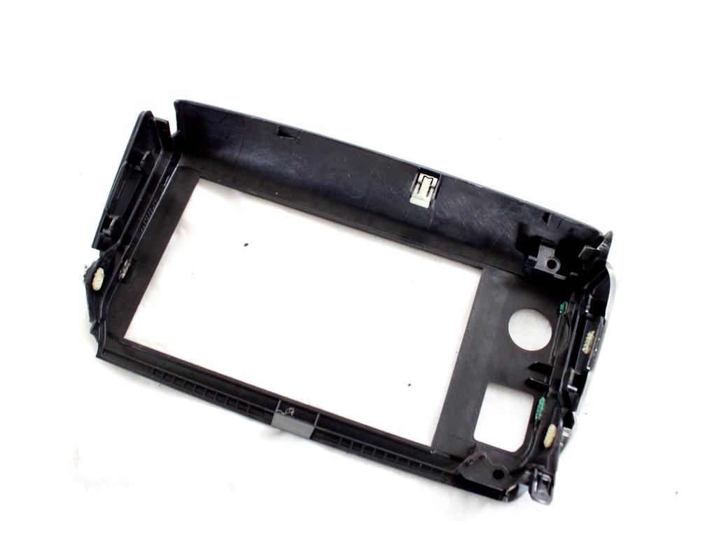 9673861377 MASCHERINA RIVESTIMENTO DISPLAY COMPUTER DI BORDO PEUGEOT 208 1.4 D 50KW 5M 5P (2014) RICAMBIO USATO