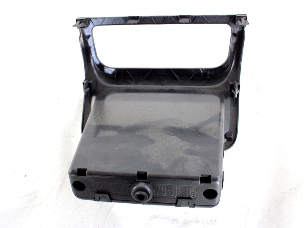 5M0819422 MASCHERINA RIVESTIMENTO CRUSCOTTO CENTRALE VOLKSWAGEN GOLF PLUS 1.4 B 90KW 6M 5P (2009) RICAMBIO USATO