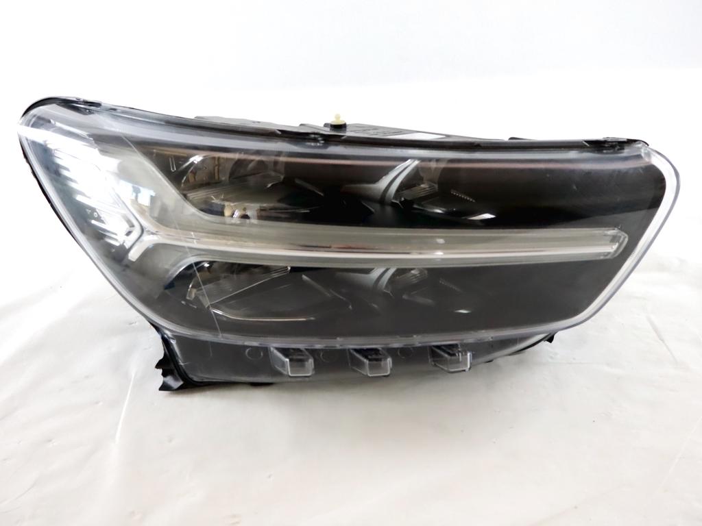 32342525 FARO FANALE ANTERIORE DESTRO LED VOLVO XC40 2.0 140KW B 5P AUT (2019) RICAMBIO USATO SUPPORTI DANNEGGIATI
