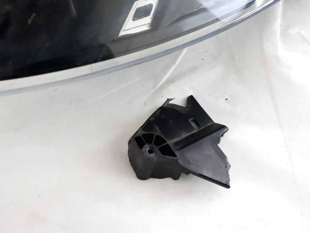 260100653R FARO FANALE ANTERIORE DESTRO RENAULT NEW CLIO 1.2 B 54KW 5M 5P (2018) RICAMBIO USATO SUPPORTI DANNETGGIATI