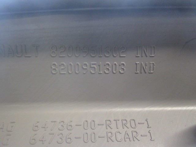 PLASTIKA MED SEDEZI BREZ NASLONJALA ROK OEM N. 8200951302 ORIGINAL REZERVNI DEL RENAULT TWINGO CN0 MK2 (09/2006 - 11/2011) BENZINA LETNIK 2009