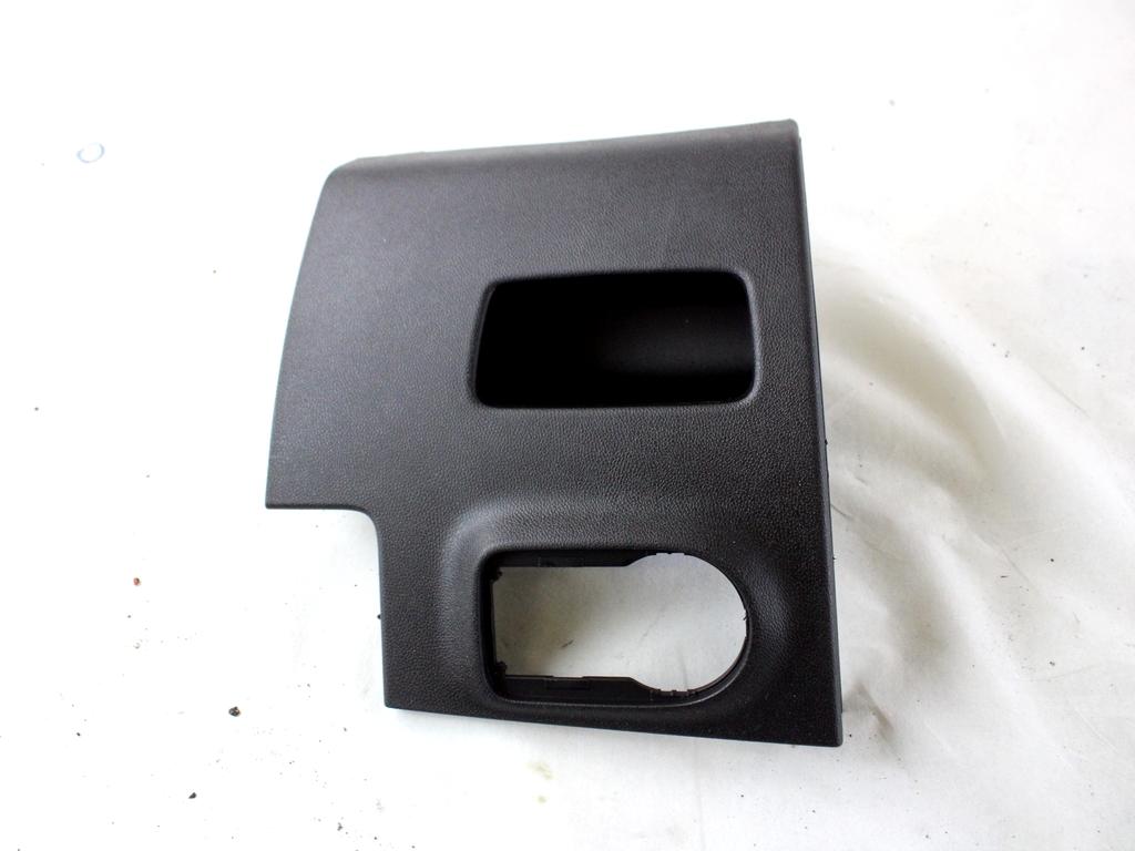 13471360 RIVESTIMENTO INFERIORE CRUSCOTTO LATO SINISTRO OPEL CORSA E 1.2 B 51KW 5M 5P (2016) RICAMBIO USATO